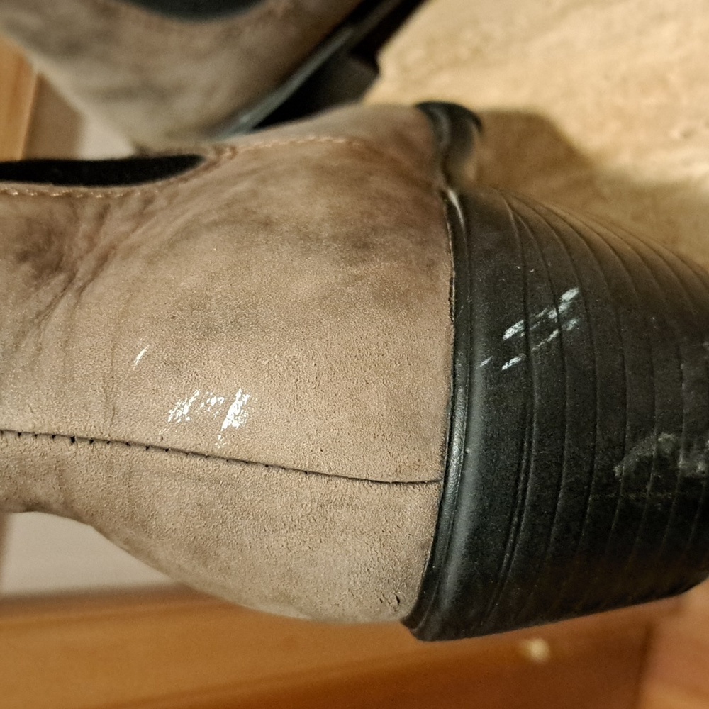 Blundstone Taupe Suede 1677 Chelsea Boots 8 - Picture 11 of 11